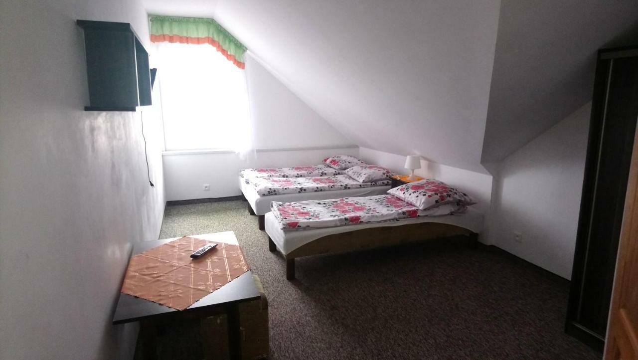 Pokoje Goscinne Straznica Jaroslawiec Room photo