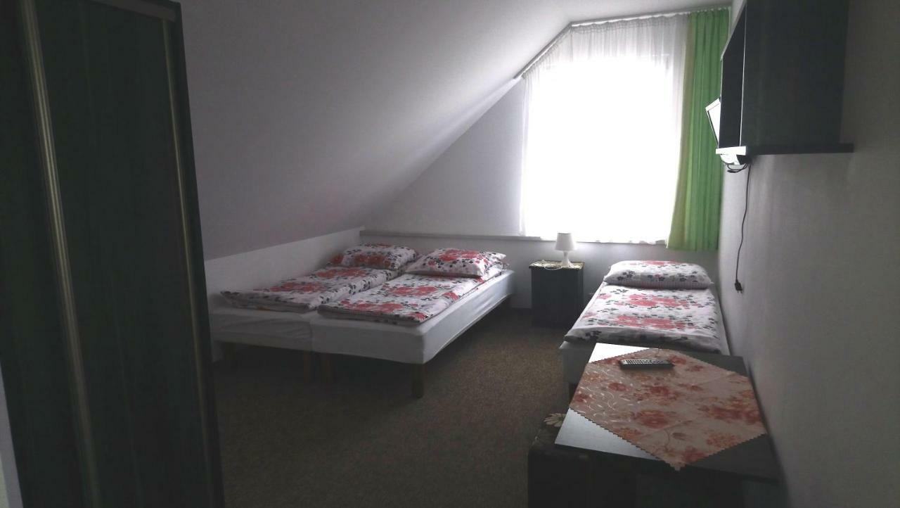 Pokoje Goscinne Straznica Jaroslawiec Room photo