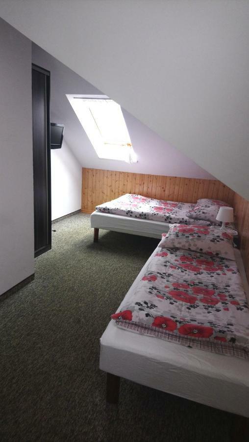 Pokoje Goscinne Straznica Jaroslawiec Room photo