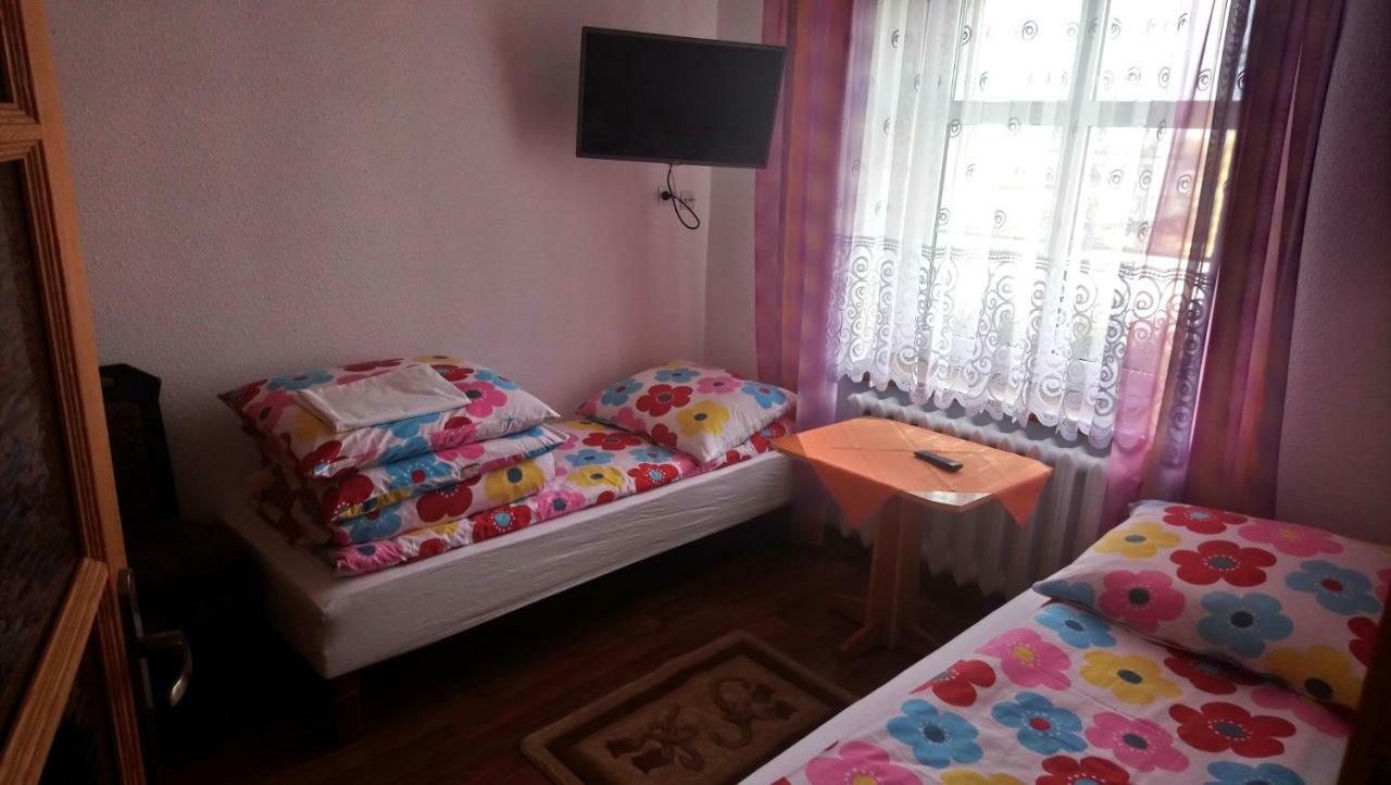 Pokoje Goscinne Straznica Jaroslawiec Room photo